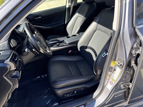 Used 2017 Lexus IS 200t image 23
