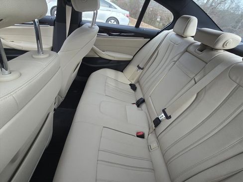 Used 2018 BMW 530i image 9