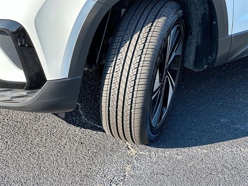 Used 2024 Volkswagen Taos SE image 24