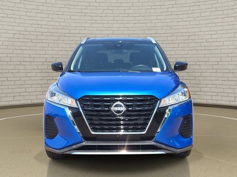 Certified 2023 Nissan Kicks SV FWD image 2
