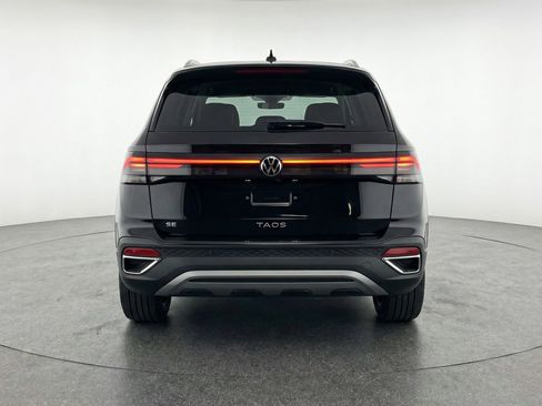 Used 2025 Volkswagen Taos SE image 7