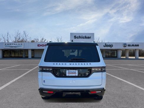 Used 2024 Jeep Grand Wagoneer Series II Obsidian w/ Quick Order Packagew 28T AWD/4WD image 4