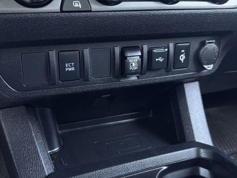 Used 2023 Toyota Tacoma TRD Off-Road image 22