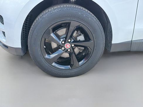Used 2019 Jaguar F-PACE Premium AWD/4WD image 40