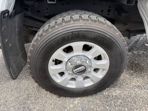 Used 2024 Ford F350 XLT AWD/4WD image 47