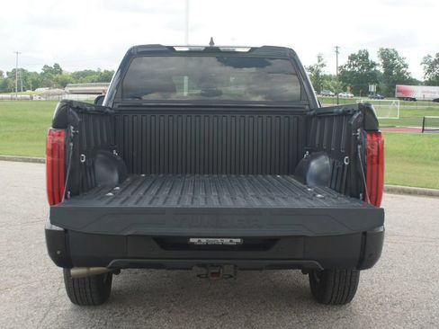 Used 2022 Toyota Tundra SR5 w/ SR5 Convenience Package AWD/4WD image 16