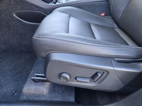 Used 2025 Volvo XC40 B5 Core w/ Protection Package Premier image 34