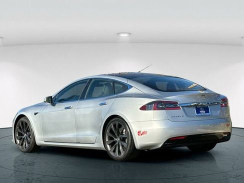 Used 2018 Tesla Model S 100D image 4