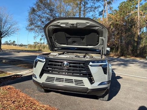 Used 2024 Lexus GX 550 image 19