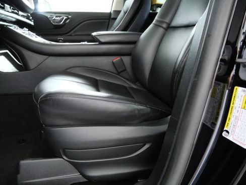 Certified 2022 Lincoln Aviator AWD w/ Premium Package image 14