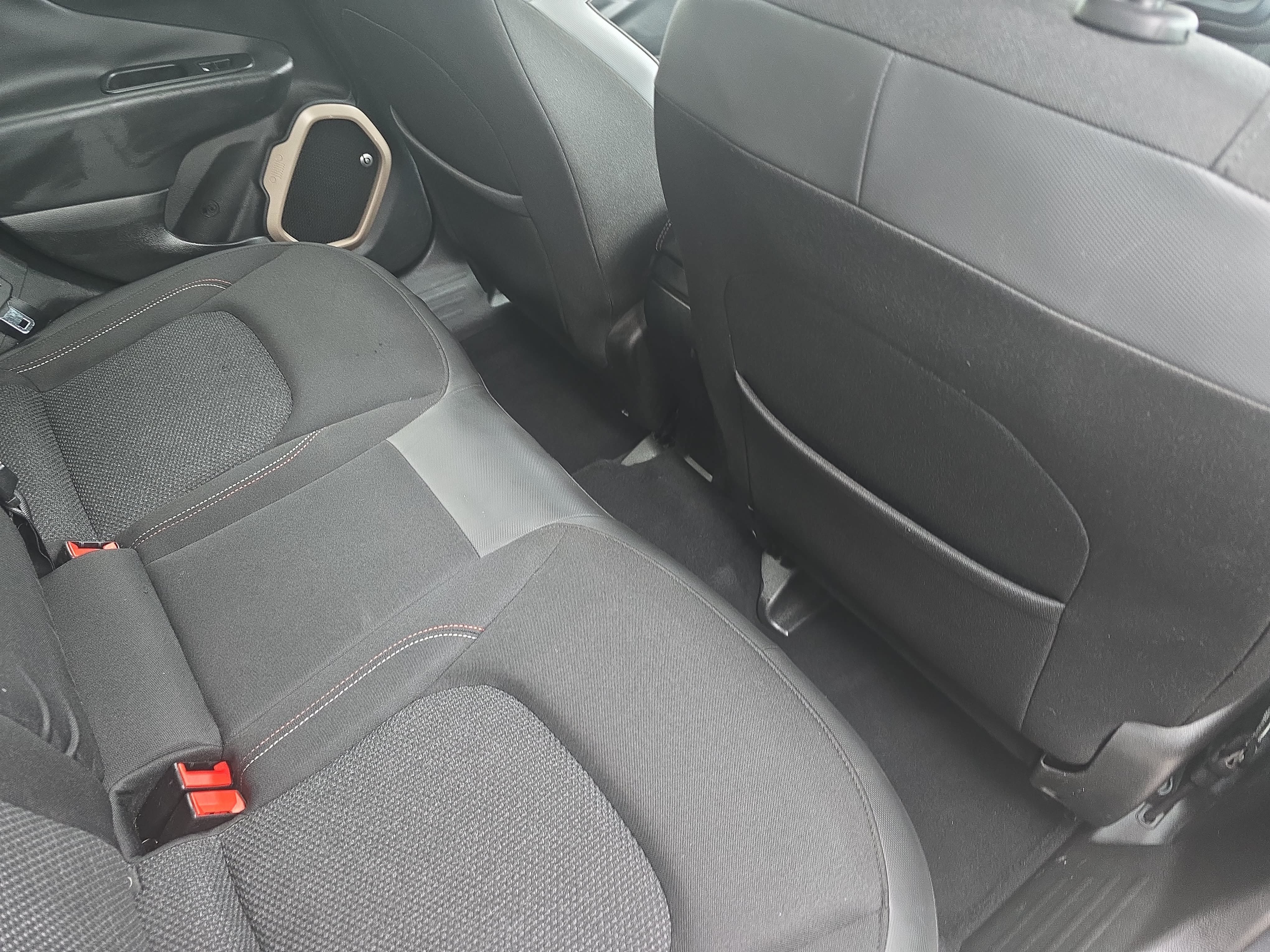 Used 2016 Jeep Renegade 75th Anniversary FWD image 10