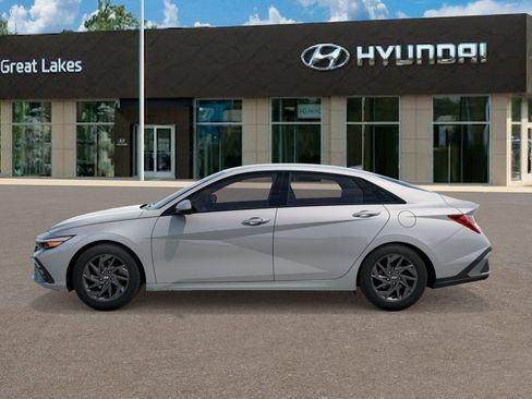 New 2026 Hyundai Elantra Blue image 3