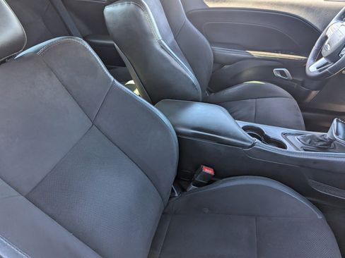 Used 2017 Dodge Challenger GT w/ Technology Group image 10