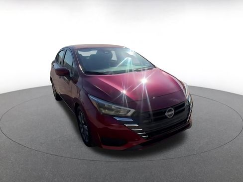 Used 2025 Nissan Versa SV FWD image 3