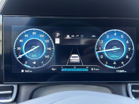 Used 2024 Hyundai Elantra SEL FWD image 17