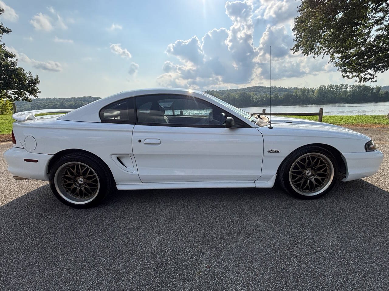 Used 1998 Ford Mustang GT RWD image 1