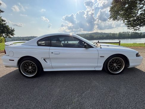 Used 1998 Ford Mustang GT RWD image 1