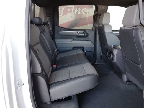 Used 2023 Chevrolet Silverado 1500 ZR2 w/ Technology Package AWD/4WD image 15