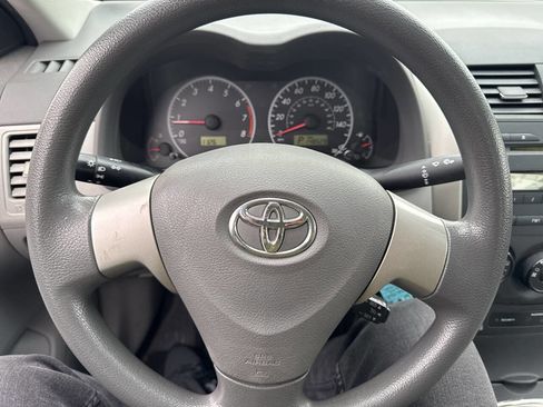 Used 2010 Toyota Corolla LE image 10