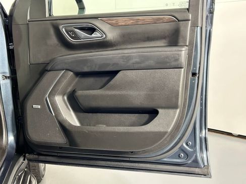 Used 2021 Chevrolet Suburban LT image 9