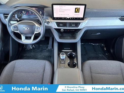Used 2025 Ford Explorer Active AWD/4WD image 17