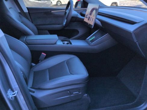Used 2026 Tesla Model Y Long Range image 29