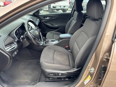 Used 2018 Chevrolet Malibu LT w/ Driver Confidence Package FWD image 12