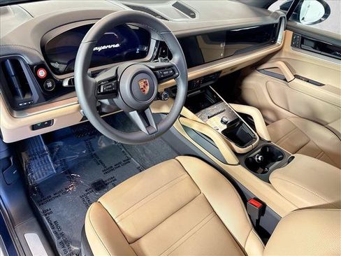 Used 2026 Porsche Cayenne AWD/4WD image 4