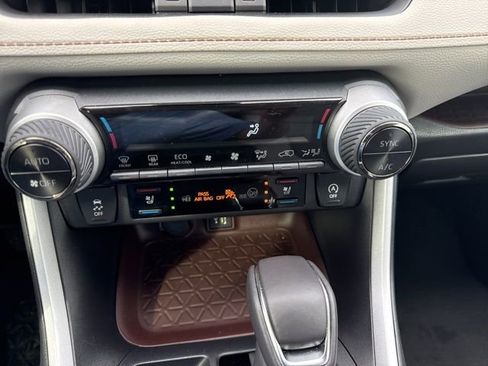 Used 2025 Toyota RAV4 Limited image 20