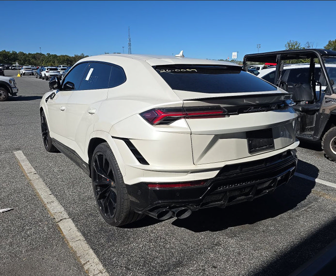 Used 2024 Lamborghini Urus S AWD/4WD image 4