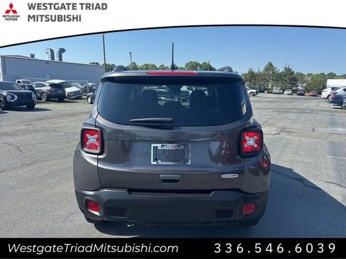 Used 2019 Jeep Renegade Latitude FWD image 5
