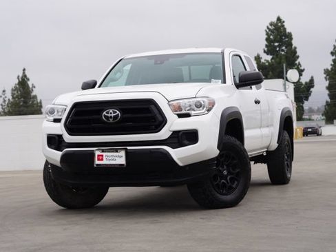 Used 2022 Toyota Tacoma SR w/ SX Package AWD/4WD image 3