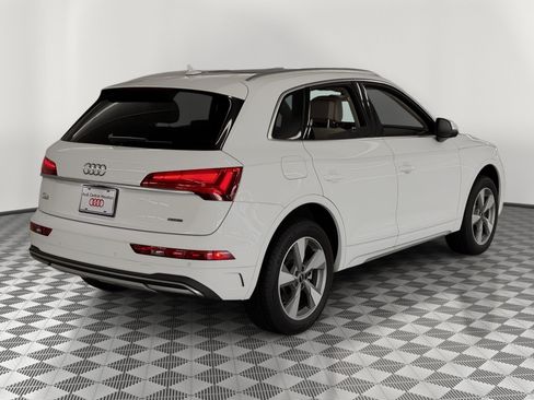 Used 2024 Audi Q5 2.0T Premium Plus w/ Premium Plus Package AWD/4WD image 9