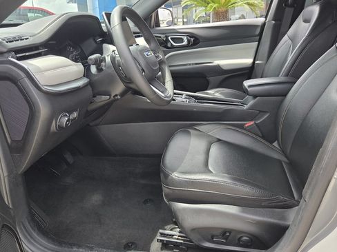 Used 2024 Jeep Compass Limited AWD/4WD image 12