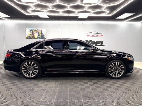 Used 2017 Lincoln Continental Select AWD/4WD image 16