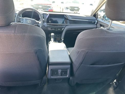 Used 2025 Toyota Camry LE FWD image 12