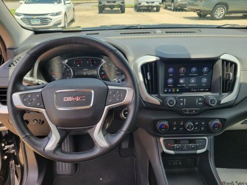 Used 2024 GMC Terrain SLT FWD image 16