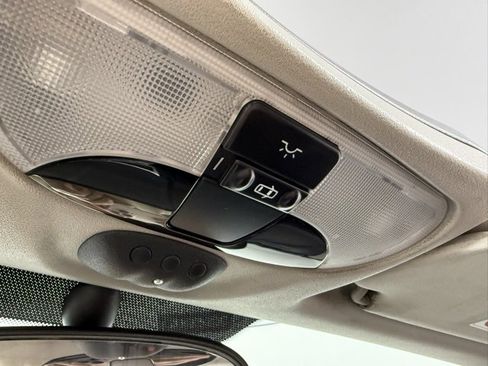 Used 2005 Chrysler Crossfire Limited image 22