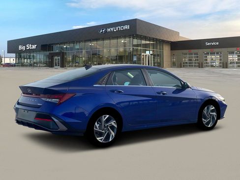 New 2026 Hyundai Elantra Limited FWD image 8