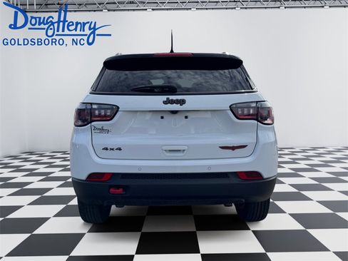 Used 2024 Jeep Compass Trailhawk image 4