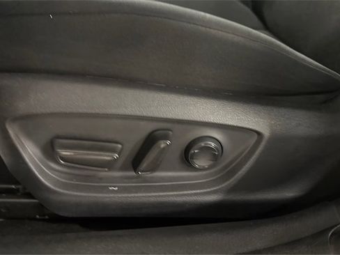 Used 2019 Toyota Camry LE image 18