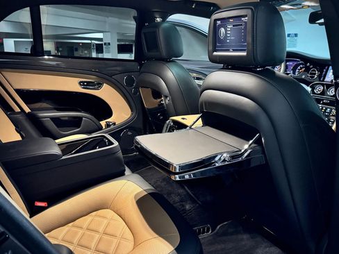 Used 2016 Bentley Mulsanne Speed RWD image 21