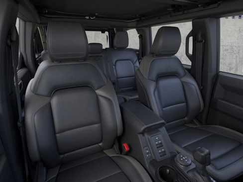 New 2025 Ford Bronco Outer Banks w/ Sasquatch Package AWD/4WD image 12