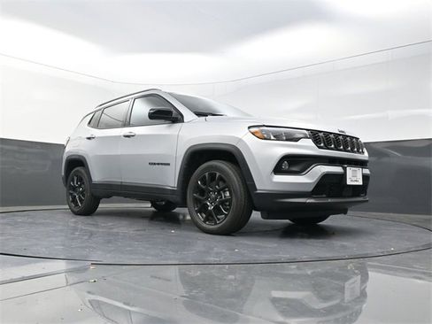 New 2026 Jeep Compass Latitude image 17