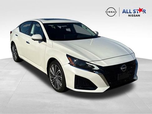 Used 2025 Nissan Altima 2.5 SL image 1