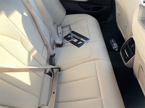 Used 2019 BMW 330i Sedan w/ Driving Assistance Package image 7