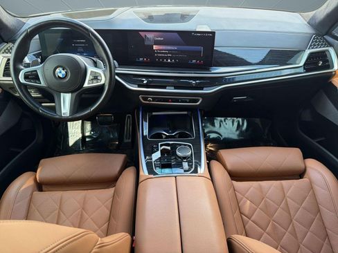 Used 2025 BMW X7 xDrive40i w/ M Sport Package image 16