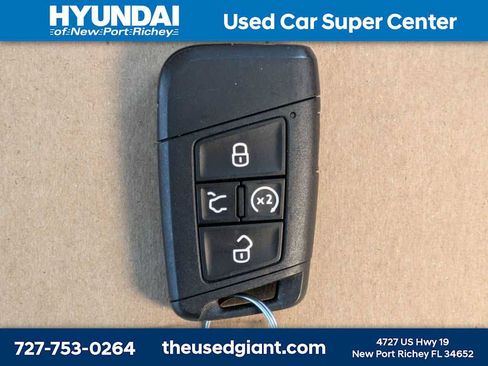 Used 2023 Volkswagen Tiguan SE image 40