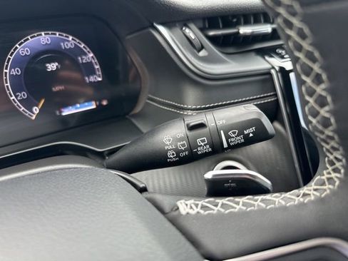 Used 2025 Jeep Grand Cherokee Altitude image 22