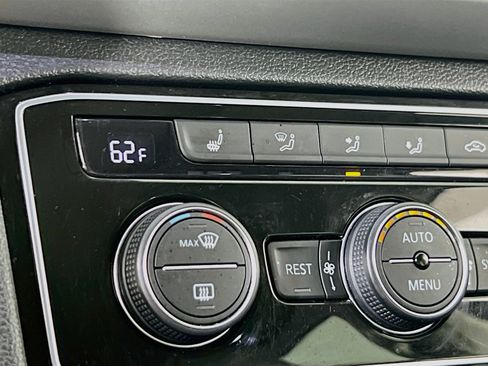 Used 2023 Volkswagen Atlas SE AWD/4WD image 19
